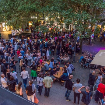 Piazza an der Stadtkirche, 68. Darmstädter Heinerfest, 28.6. - 2.7.2018, (Foto: Christoph Rau, www.christoph-rau.de)
